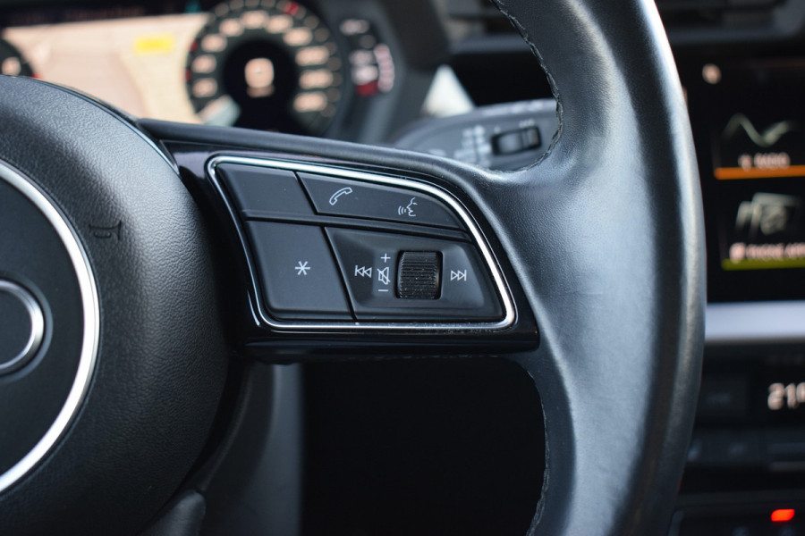 Audi A3 Sportback 35 TFSI S edition | 2x S-Line | Virtual | Stoelverwarming | Climate