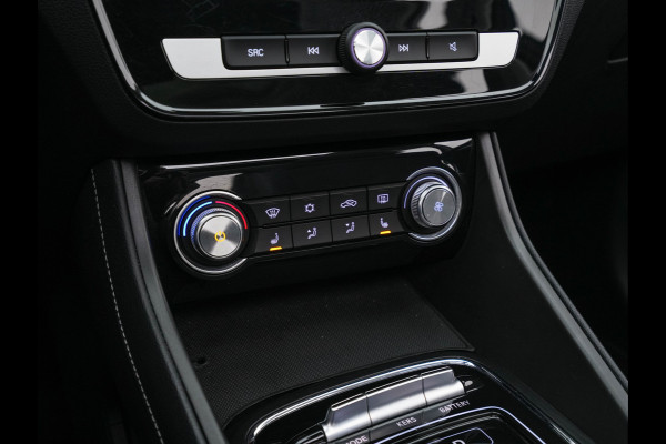 MG ZS EV Luxury 45 kWh (INCL-BTW) *PANO | FULL-LEATHER | CCS-FASTLOADER | KEYLESS | NAVI-FULLMAP | ADAPTIVE-CRUISE | CAMERA | HEATED-SEATS | CARPLAY | LANE-ASSIST | DAB | SPORT-SEATS | 18"ALU*