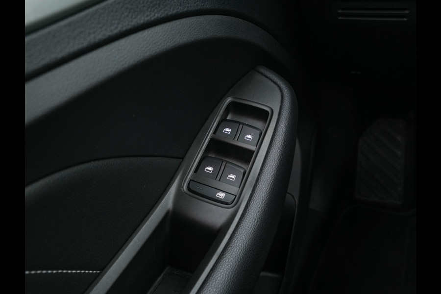 MG ZS EV Luxury 45 kWh (INCL-BTW) *PANO | FULL-LEATHER | CCS-FASTLOADER | KEYLESS | NAVI-FULLMAP | ADAPTIVE-CRUISE | CAMERA | HEATED-SEATS | CARPLAY | LANE-ASSIST | DAB | SPORT-SEATS | 18"ALU*