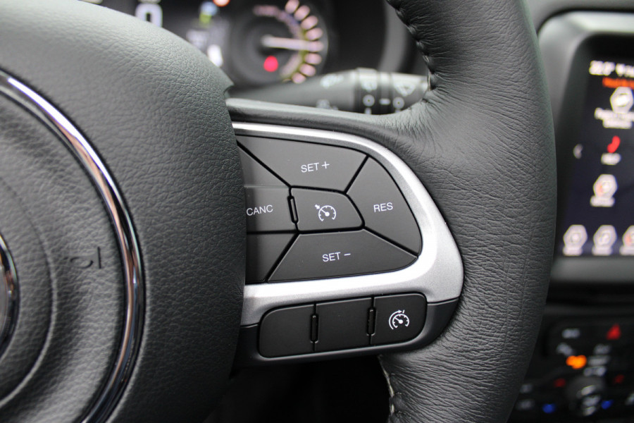 Jeep Renegade 4xe 240 Plug-in Hybrid Electric Upland | Panoramadak | Winterpakket | Led | Camera | Parkeer assistent