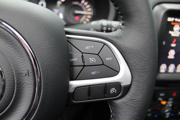 Jeep Renegade 4xe 240 Plug-in Hybrid Electric Upland | Panoramadak | Winterpakket | Led | Camera | Parkeer assistent