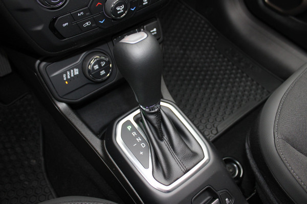 Jeep Renegade 4xe 240 Plug-in Hybrid Electric Upland | Panoramadak | Winterpakket | Led | Camera | Parkeer assistent