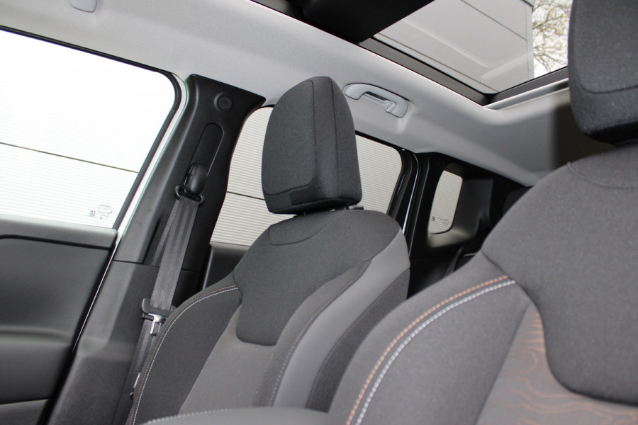 Jeep Renegade 4xe 240 Plug-in Hybrid Electric Upland | Panoramadak | Winterpakket | Led | Camera | Parkeer assistent