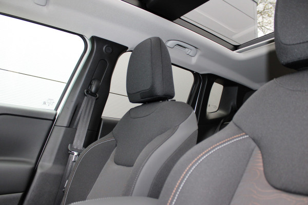 Jeep Renegade 4xe 240 Plug-in Hybrid Electric Upland | Panoramadak | Winterpakket | Led | Camera | Parkeer assistent