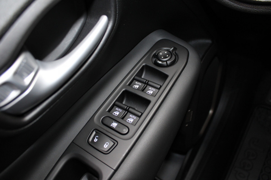 Jeep Renegade 4xe 240 Plug-in Hybrid Electric Upland | Panoramadak | Winterpakket | Led | Camera | Parkeer assistent
