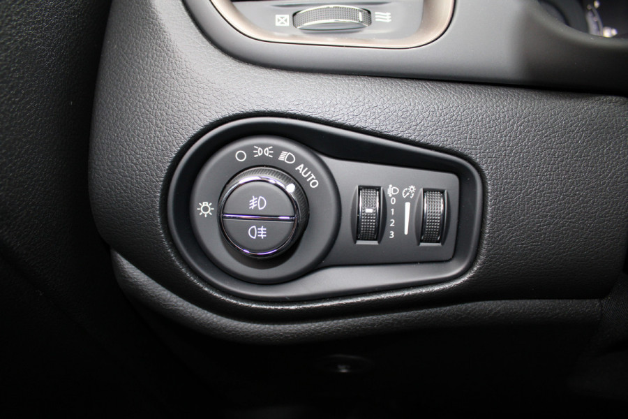 Jeep Renegade 4xe 240 Plug-in Hybrid Electric Upland | Panoramadak | Winterpakket | Led | Camera | Parkeer assistent