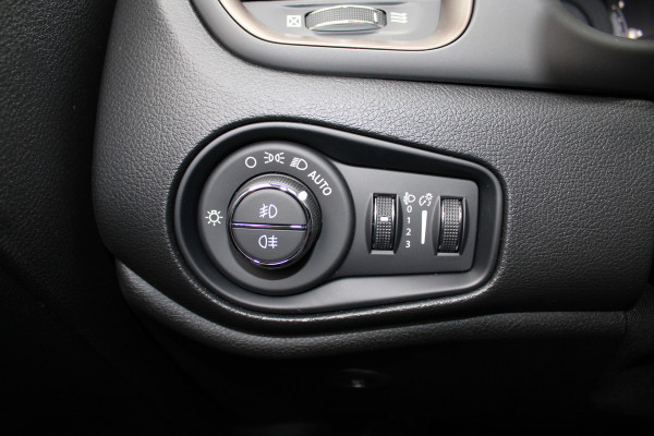 Jeep Renegade 4xe 240 Plug-in Hybrid Electric Upland | Panoramadak | Winterpakket | Led | Camera | Parkeer assistent
