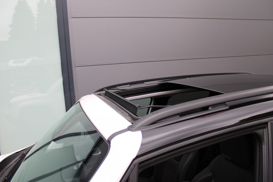 Jeep Renegade 4xe 240 Plug-in Hybrid Electric Upland | Panoramadak | Winterpakket | Led | Camera | Parkeer assistent