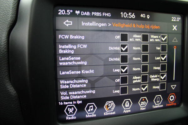 Jeep Renegade 4xe 240 Plug-in Hybrid Electric Upland | Panoramadak | Winterpakket | Led | Camera | Parkeer assistent
