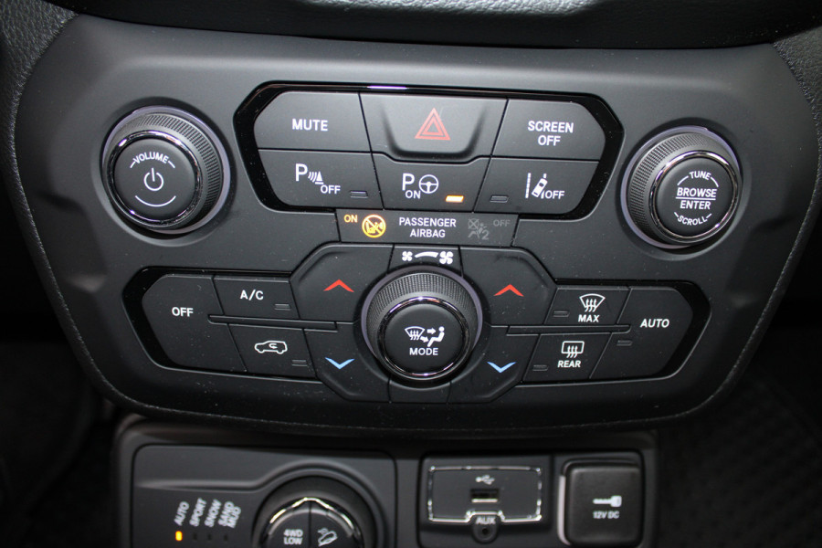 Jeep Renegade 4xe 240 Plug-in Hybrid Electric Upland | Panoramadak | Winterpakket | Led | Camera | Parkeer assistent