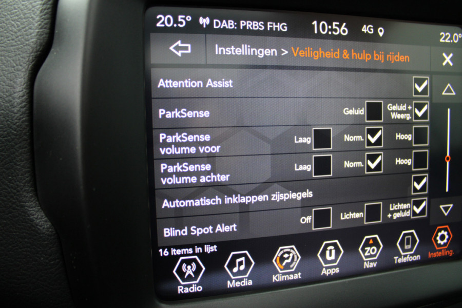 Jeep Renegade 4xe 240 Plug-in Hybrid Electric Upland | Panoramadak | Winterpakket | Led | Camera | Parkeer assistent