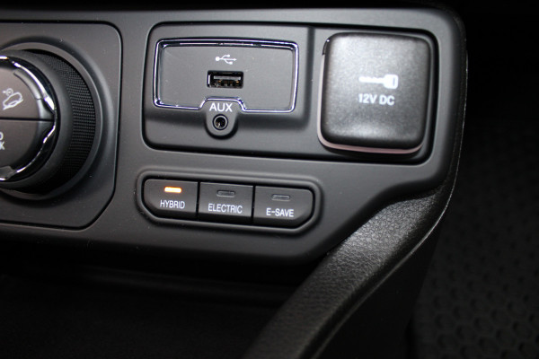 Jeep Renegade 4xe 240 Plug-in Hybrid Electric Upland | Panoramadak | Winterpakket | Led | Camera | Parkeer assistent