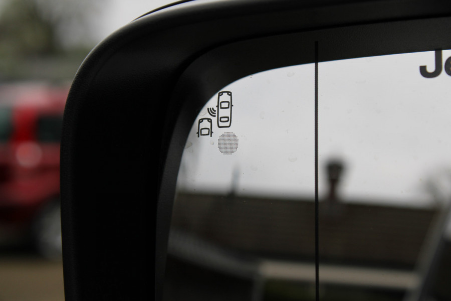 Jeep Renegade 4xe 240 Plug-in Hybrid Electric Upland | Panoramadak | Winterpakket | Led | Camera | Parkeer assistent