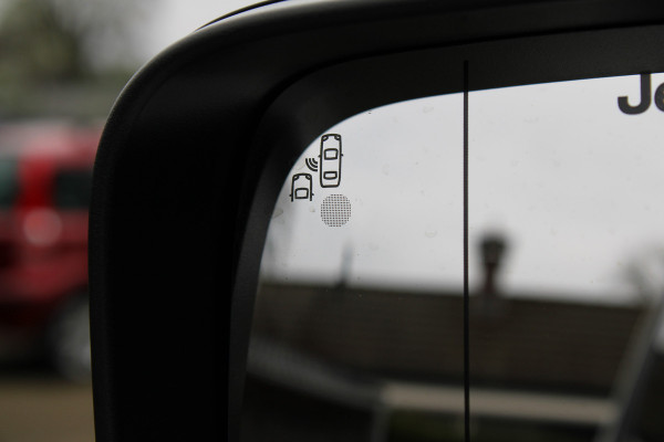 Jeep Renegade 4xe 240 Plug-in Hybrid Electric Upland | Panoramadak | Winterpakket | Led | Camera | Parkeer assistent