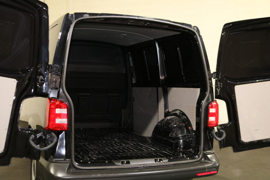 Volkswagen Transporter 2.0 TDI L1 H1 150pk Airco Navigatie