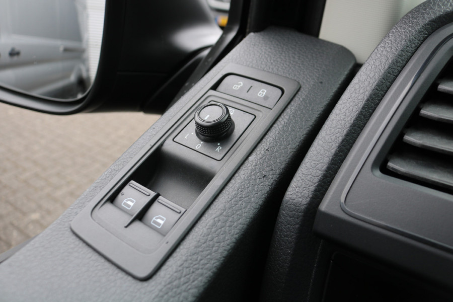 Volkswagen Transporter 2.0 TDI L1 H1 150pk Airco Navigatie