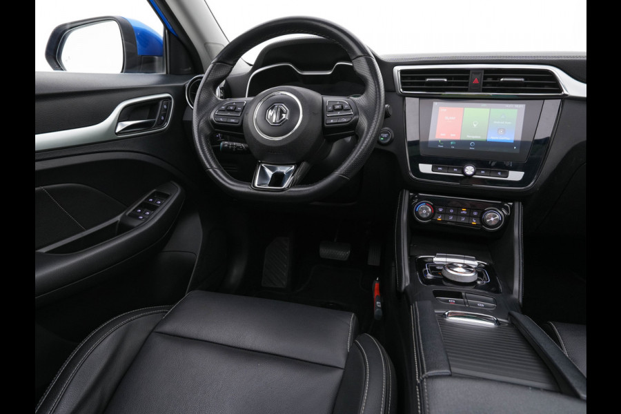 MG ZS EV Luxury 45 kWh (INCL-BTW) *PANO | FULL-LEATHER | CCS-FASTLOADER | KEYLESS | NAVI-FULLMAP | ADAPTIVE-CRUISE | CAMERA | HEATED-SEATS | CARPLAY | LANE-ASSIST | SPORT-SEATS | 17"ALU*