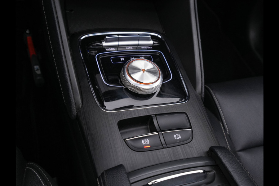 MG ZS EV Luxury 45 kWh (INCL-BTW) *PANO | FULL-LEATHER | CCS-FASTLOADER | KEYLESS | NAVI-FULLMAP | ADAPTIVE-CRUISE | CAMERA | HEATED-SEATS | CARPLAY | LANE-ASSIST | SPORT-SEATS | 17"ALU*
