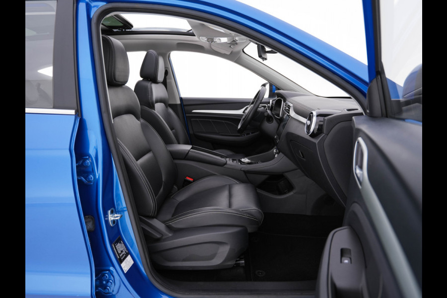 MG ZS EV Luxury 45 kWh (INCL-BTW) *PANO | FULL-LEATHER | CCS-FASTLOADER | KEYLESS | NAVI-FULLMAP | ADAPTIVE-CRUISE | CAMERA | HEATED-SEATS | CARPLAY | LANE-ASSIST | SPORT-SEATS | 17"ALU*