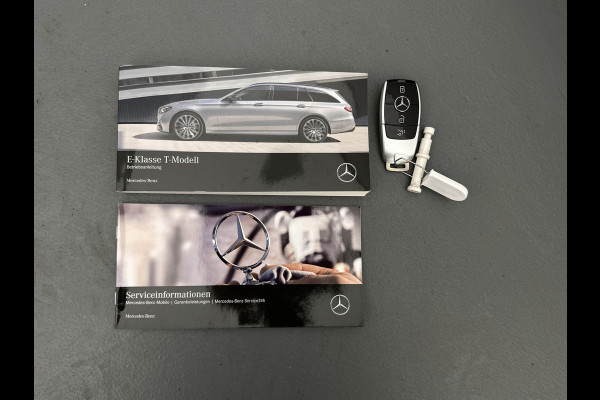 Mercedes-Benz E-Klasse Estate 300 e AMG Line | Panoramadak | Multispaaks lichtmetalen velgen | MBUX wide screen | Navigatie | Parking support | Inclusief 24 maanden MB Certified garantie voor Europa.