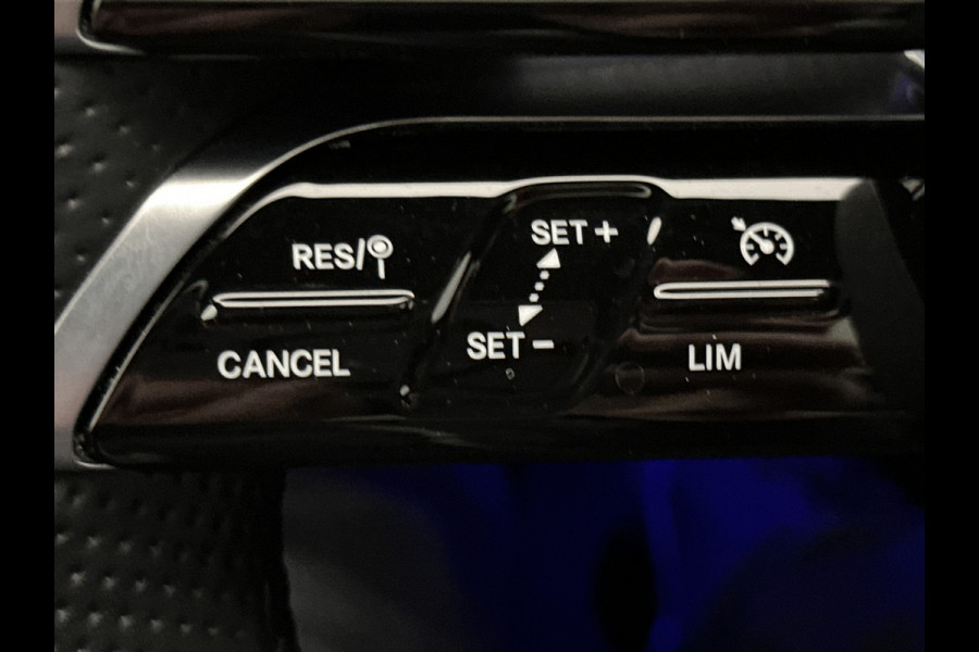 Mercedes-Benz E-Klasse Estate 300 e AMG Line | Panoramadak | Multispaaks lichtmetalen velgen | MBUX wide screen | Navigatie | Parking support | Inclusief 24 maanden MB Certified garantie voor Europa.