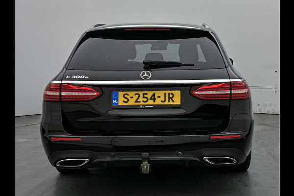 Mercedes-Benz E-Klasse Estate 300 e AMG Line | Panoramadak | Multispaaks lichtmetalen velgen | MBUX wide screen | Navigatie | Parking support | Inclusief 24 maanden MB Certified garantie voor Europa.
