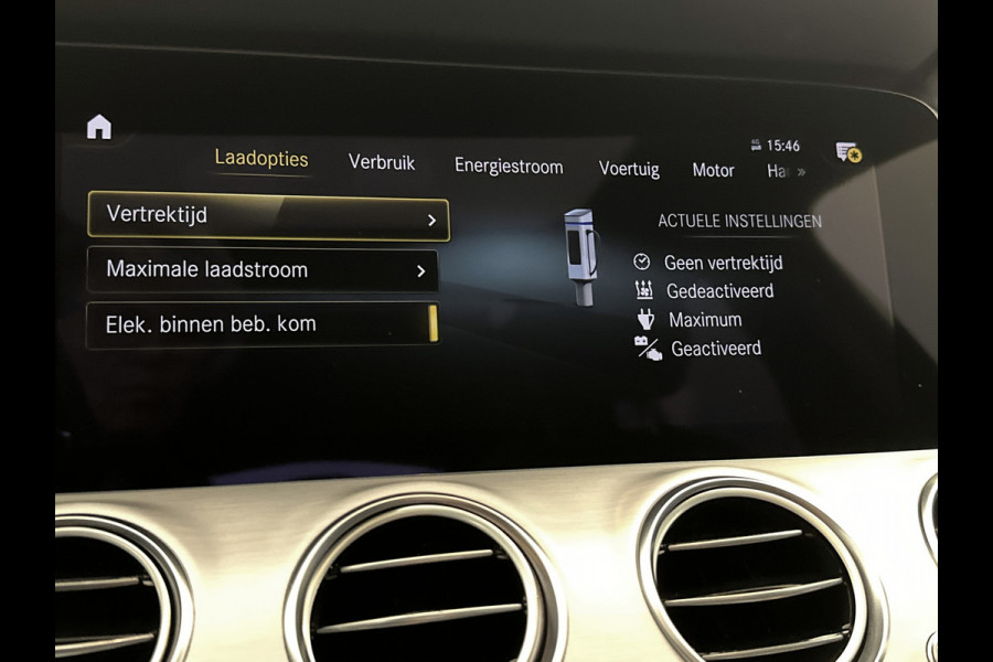 Mercedes-Benz E-Klasse Estate 300 e AMG Line | Panoramadak | Multispaaks lichtmetalen velgen | MBUX wide screen | Navigatie | Parking support | Inclusief 24 maanden MB Certified garantie voor Europa.