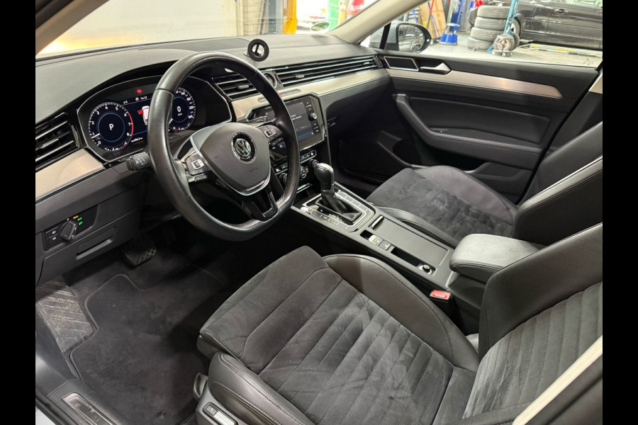 Volkswagen Passat Variant 1.4 TSI ACT Highline Business Navi | Camera | Massagestoel | Carplay | Climate | Cruise adaptief