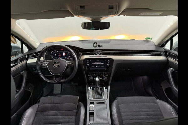 Volkswagen Passat Variant 1.4 TSI ACT Highline Business Navi | Camera | Massagestoel | Carplay | Climate | Cruise adaptief