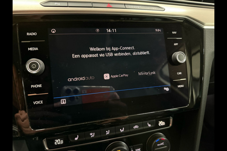 Volkswagen Passat Variant 1.4 TSI ACT Highline Business Navi | Camera | Massagestoel | Carplay | Climate | Cruise adaptief