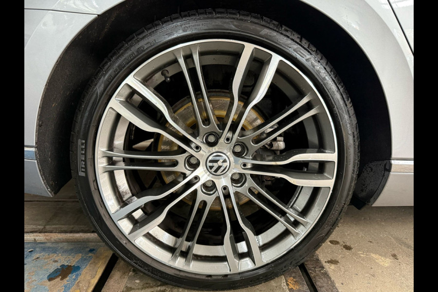 Volkswagen Passat Variant 1.4 TSI ACT Highline Business Navi | Camera | Massagestoel | Carplay | Climate | Cruise adaptief