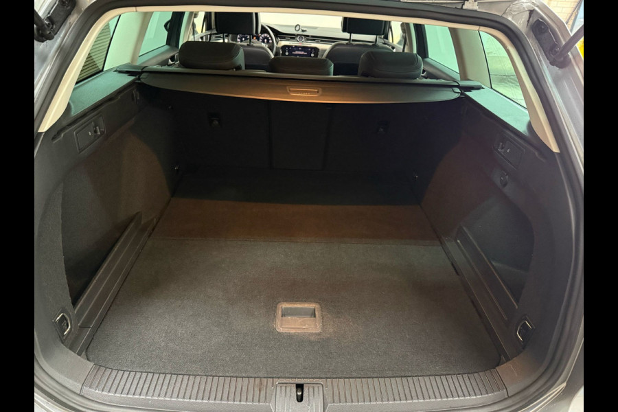 Volkswagen Passat Variant 1.4 TSI ACT Highline Business Navi | Camera | Massagestoel | Carplay | Climate | Cruise adaptief