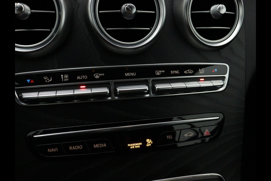 Mercedes-Benz C-Klasse Cabrio 200 Premium Plus Pack | 5 spaaks lichtmetalen velgen | Navigatie | Parking support met Camera achter | Louwman Basispakket  met 1 jaar Bovag Garantie.