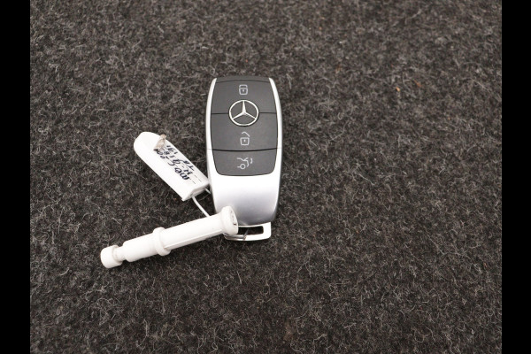 Mercedes-Benz C-Klasse Cabrio 200 Premium Plus Pack | 5 spaaks lichtmetalen velgen | Navigatie | Parking support met Camera achter | Louwman Basispakket  met 1 jaar Bovag Garantie.