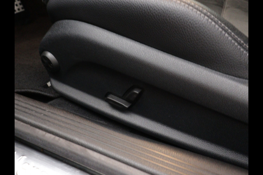 Mercedes-Benz C-Klasse Cabrio 200 Premium Plus Pack | 5 spaaks lichtmetalen velgen | Navigatie | Parking support met Camera achter | Louwman Basispakket  met 1 jaar Bovag Garantie.