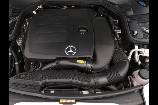 Mercedes-Benz C-Klasse Cabrio 200 Premium Plus Pack | 5 spaaks lichtmetalen velgen | Navigatie | Parking support met Camera achter | Louwman Basispakket  met 1 jaar Bovag Garantie.