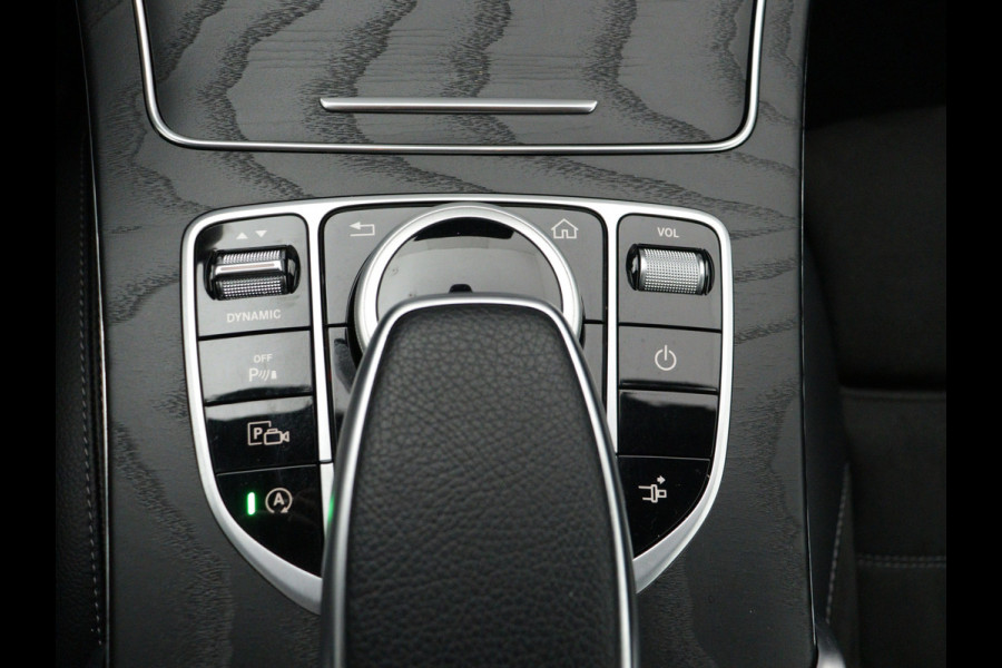 Mercedes-Benz C-Klasse Cabrio 200 Premium Plus Pack | 5 spaaks lichtmetalen velgen | Navigatie | Parking support met Camera achter | Louwman Basispakket  met 1 jaar Bovag Garantie.