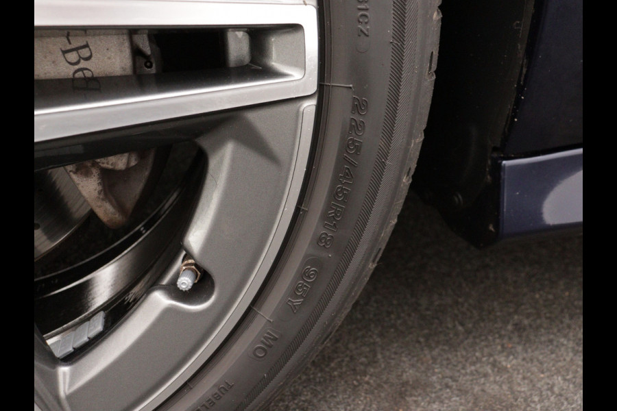 Mercedes-Benz C-Klasse Cabrio 200 Premium Plus Pack | 5 spaaks lichtmetalen velgen | Navigatie | Parking support met Camera achter | Louwman Basispakket  met 1 jaar Bovag Garantie.