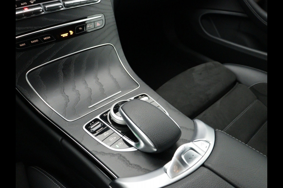 Mercedes-Benz C-Klasse Cabrio 200 Premium Plus Pack | 5 spaaks lichtmetalen velgen | Navigatie | Parking support met Camera achter | Louwman Basispakket  met 1 jaar Bovag Garantie.