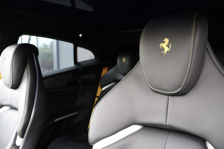 Ferrari Purosangue 6.5 V12 | NEW | NO REGISTRATION | VAT REF. | 135K OPTIONS | CARBON WHEELHOUSE, R+F DIFFUSERS, UNDERDOOR, MIRRORS, DOORPANELS, KI MASSAGE REAR SEATS | FULL LEATHER PACK | DIGITAL REAR VIEW CAMERA | PRIVACY GLASS | REAR SEATS COOLED/HEATED | BURMESTER HIGH END AUDIO | ACTIVE MATRIX LED HEADLIGHTS