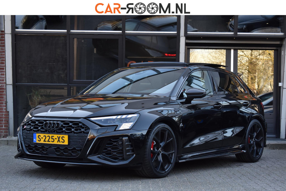 Audi RS3 Sportback 2.5 TFSI RS3 quattro Urban Pano Lane Acc B&O Camera Audi RS3 Sportback 2.5 TFSI RS3 quattro Urban Pano Lane Acc B&O Camera