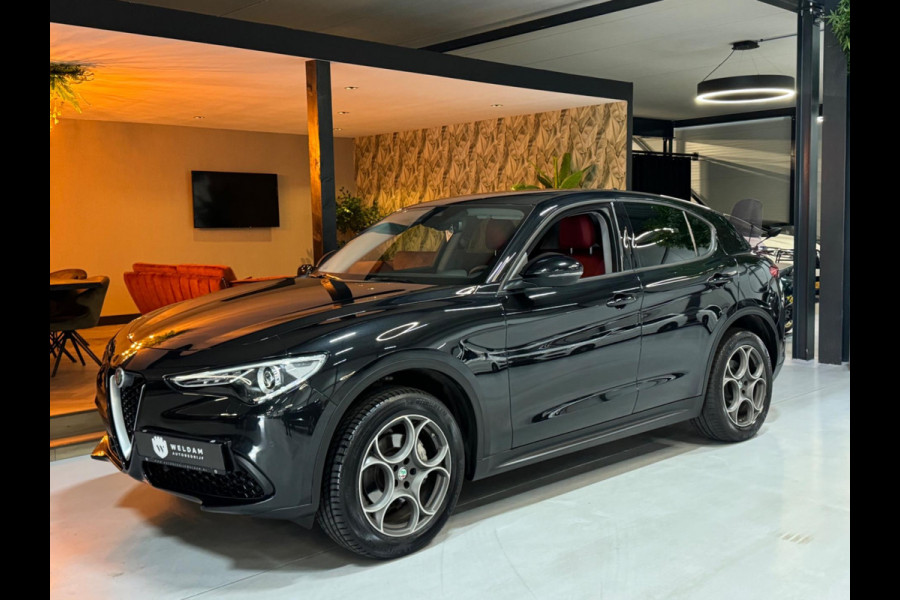Alfa Romeo Stelvio 2.0 T AWD Super Q4 Garantie Camera PDC Leder Elek Achterklep DAB LED Cruise Clima Navi Rijklaar