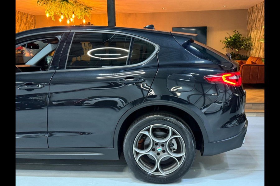 Alfa Romeo Stelvio 2.0 T AWD Super Q4 Garantie Camera PDC Leder Elek Achterklep DAB LED Cruise Clima Navi Rijklaar