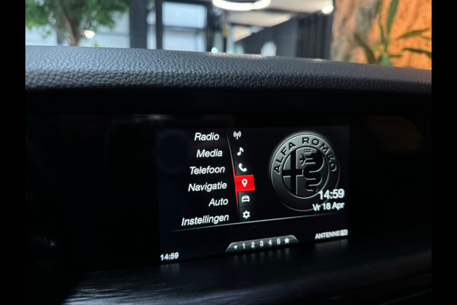 Alfa Romeo Stelvio 2.0 T AWD Super Q4 Garantie Camera PDC Leder Elek Achterklep DAB LED Cruise Clima Navi Rijklaar