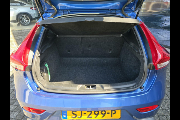 Volvo V40 2.0 T4 R-Design