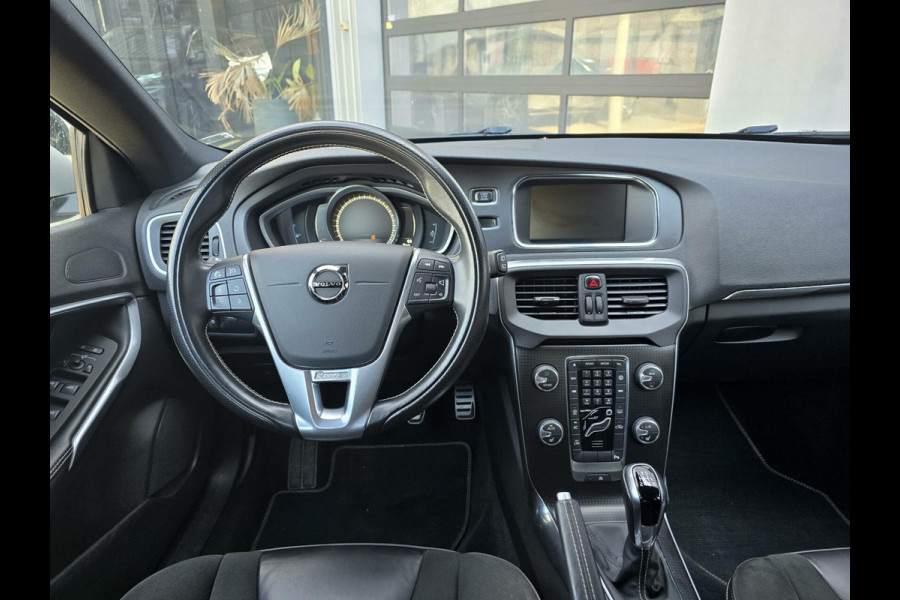 Volvo V40 2.0 T4 R-Design