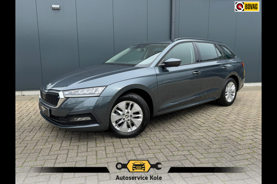 Škoda Octavia Combi * Trekhaak * Visueel Cockpit * AppleCarPlay * Pdc Voor + Achter *