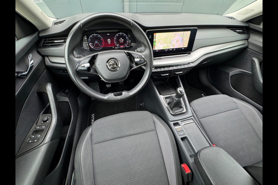 Škoda Octavia Combi * Trekhaak * Visueel Cockpit * AppleCarPlay * Pdc Voor + Achter *