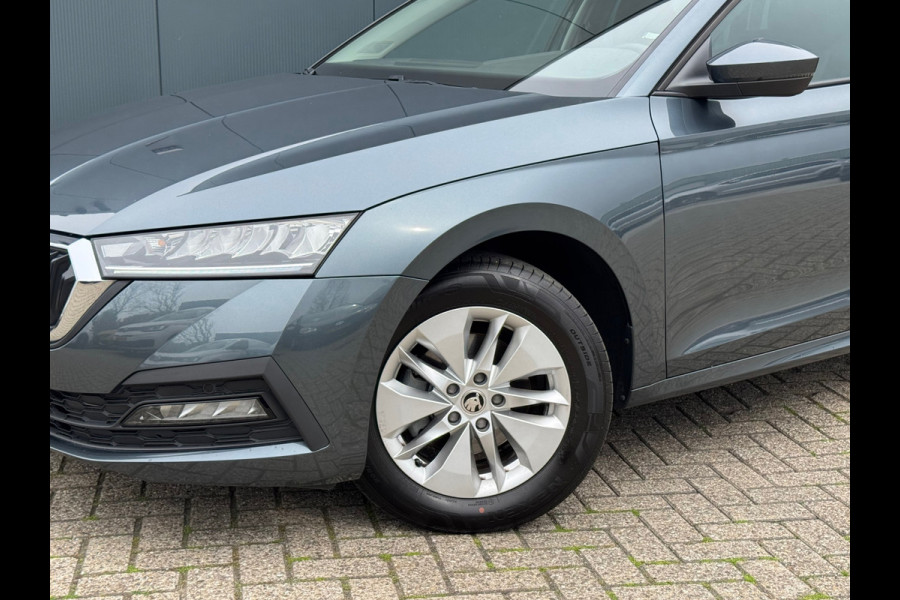 Škoda Octavia Combi * Trekhaak * Visueel Cockpit * AppleCarPlay * Pdc Voor + Achter *