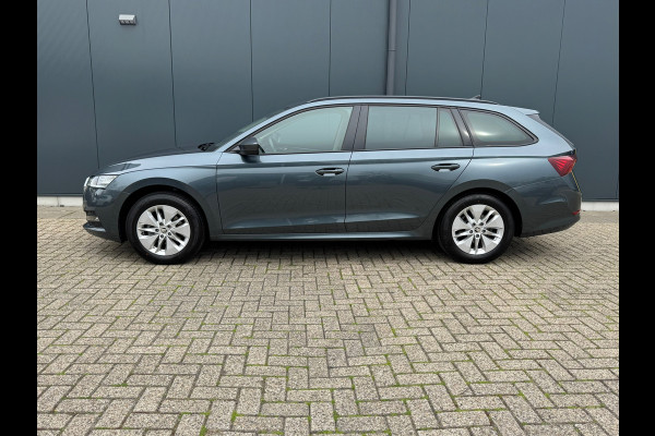 Škoda Octavia Combi * Trekhaak * Visueel Cockpit * AppleCarPlay * Pdc Voor + Achter *